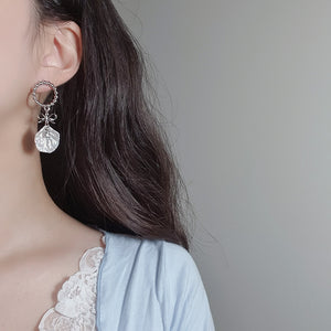 White Shell Ribbon Princess Earrings (H1-Key Hwiseo Earrings)