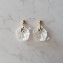 Load image into Gallery viewer, The Little Mermaid Earrings - Gold ver.