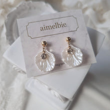Load image into Gallery viewer, The Little Mermaid Earrings - Gold ver.