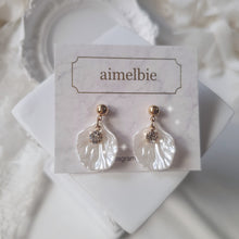 Load image into Gallery viewer, The Little Mermaid Earrings - Gold ver.