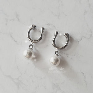 Horse Shoe and Pearl Earrings (Small) - Silver (Kep1er Yujin Earrings)