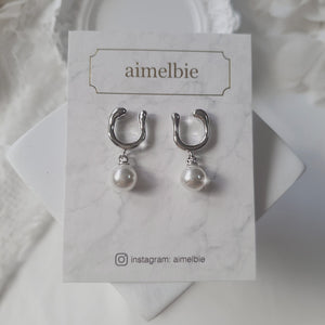 Horse Shoe and Pearl Earrings (Small) - Silver (Kep1er Yujin Earrings)