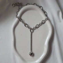 Load image into Gallery viewer, Modern Longdrop Heart Chain Choker Necklace (KISS OF LIFE Julie Necklace)