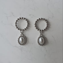 Load image into Gallery viewer, [IU Earrings] Josephine Earrings - Silver