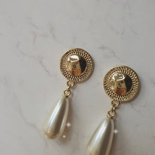 Load image into Gallery viewer, Ethnic Button and Long Pearl Earrings - Gold