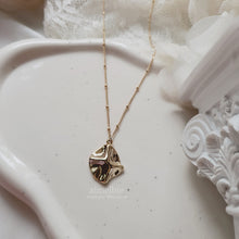 Load image into Gallery viewer, Modern Fragment Necklace - Gold