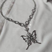 Load image into Gallery viewer, Princess Butterfly Chain Semi Choker Necklace [(G)-IDLE Miyeon Necklace]