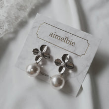 Load image into Gallery viewer, [IVE Leeseo, STAYC Sieun Earrings] Botanic Flower and Pearl Earrings - Silver