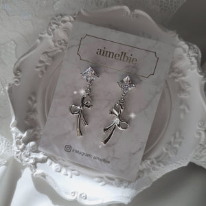 Diamond and Flowing Ribbon Earrings - Silver ver.