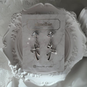 Diamond and Flowing Ribbon Earrings - Silver ver.