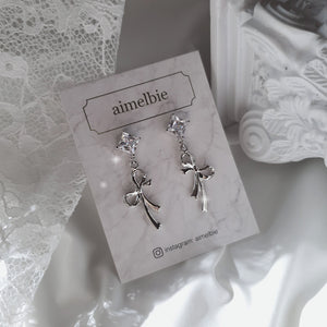 Diamond and Flowing Ribbon Earrings - Silver ver.