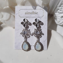 Load image into Gallery viewer, [IU Earrings] Flower Queen Earrings - White Opal Color