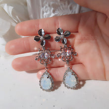 Load image into Gallery viewer, [IU Earrings] Flower Queen Earrings - White Opal Color