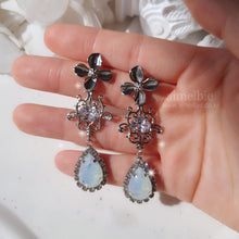 Load image into Gallery viewer, [IU Earrings] Flower Queen Earrings - White Opal Color