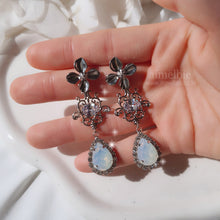 Load image into Gallery viewer, [IU Earrings] Flower Queen Earrings - White Opal Color