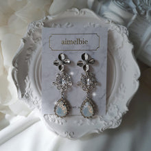 Load image into Gallery viewer, [IU Earrings] Flower Queen Earrings - White Opal Color