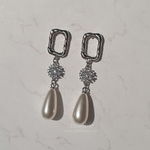 Load image into Gallery viewer, [IU Earrings] Urban City Earrings - Silver