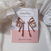Load image into Gallery viewer, Metalic Liquid Ribbon Earrings - Rosegold