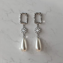 Load image into Gallery viewer, [IU Earrings] Urban City Earrings - Silver