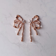 Load image into Gallery viewer, Metalic Liquid Ribbon Earrings - Rosegold