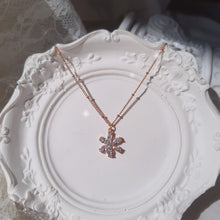 Load image into Gallery viewer, Diamond Petals Semi-Choker Necklace - Rosegold ver.