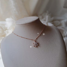 Load image into Gallery viewer, Diamond Petals Semi-Choker Necklace - Rosegold ver.