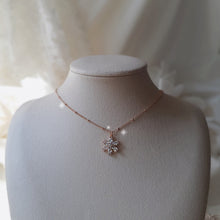 Load image into Gallery viewer, Diamond Petals Semi-Choker Necklace - Rosegold ver.