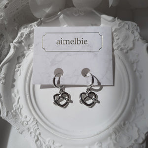 [VIVIZ Eunha Earrings] Pretzel Huggies Earrings - Silver Color