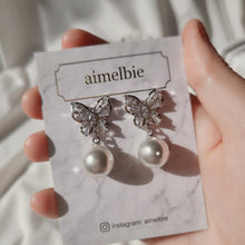 Load image into Gallery viewer, Butterfly and pearl earrings