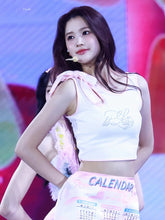 Load image into Gallery viewer, [Hearts2Hearts Ana Earrings] Petit Rose Cabochon Earrings - Pink