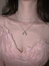 Load image into Gallery viewer, [IDLE Shuhua Necklace] Upside Down Crescent Moon Pearl Layered Necklace - Silver