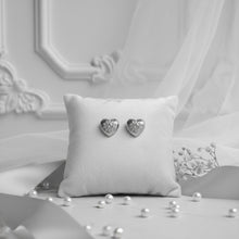 Load image into Gallery viewer, [NMIXX Kyujin Earrings] Supernova Heart Earrings - Silver Color