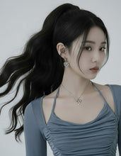 Load image into Gallery viewer, [NMIXX Sullyoon Necklace] Melting Metalic Heart Semi Choker Necklace