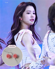 Load image into Gallery viewer, [Hearts2Hearts Ana Earrings] Petit Rose Cabochon Earrings - Pink