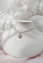 Load image into Gallery viewer, Diamond Petals Semi-Choker Necklace - Silver (VIVIZ Eunha Necklace)