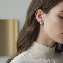 Load image into Gallery viewer, [NMIXX Kyujin Earrings] Supernova Heart Earrings - Silver Color