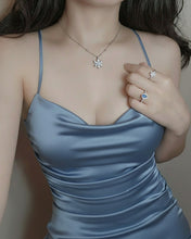 Load image into Gallery viewer, Diamond Petals Semi-Choker Necklace - Silver (VIVIZ Eunha Necklace)