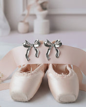Load image into Gallery viewer, [Aespa Karina Earrings] Ballerina Ribbon Earrings - Silver