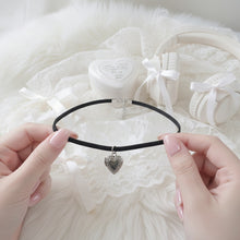 Load image into Gallery viewer, [Aespa Winter Choker] Vintage Heart Locket Choker - Silver ver.