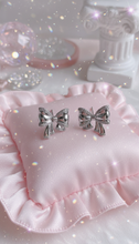 Load image into Gallery viewer, [ILLIT Wonhee Earrings] Puffy Ribbon Earrings - Silver Color