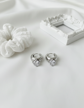 Load image into Gallery viewer, [Hearts2Hearts Ian Earrings] Diamond Ring Huggies Earrings - Silver Color