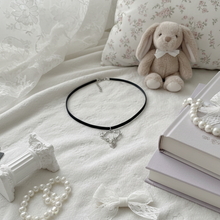 Load image into Gallery viewer, [ITZY Chaeryeong Necklace] Raindeer Choker Necklace - Silver Color