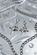 Load image into Gallery viewer, [Aespa Karina, IVE Gaeul Earrings] Sparkle Sparkle Huggies Earrings