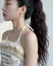 Load image into Gallery viewer, [SNSD Taeyeon Earrings] Love Planet Huggies earrings - Silver Color