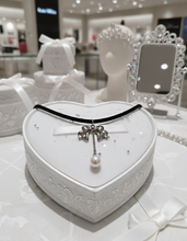 Load image into Gallery viewer, [IVE Wonyoung Necklace] Romantic bow and pearl drop choker - Silver Color