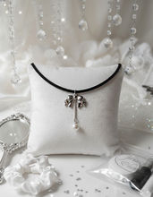 Load image into Gallery viewer, [IVE Wonyoung Necklace] Romantic bow and pearl drop choker - Silver Color
