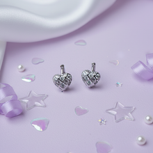 Load image into Gallery viewer, [NMIXX Kyujin Earrings] Petit Check Pattern Heart Huggies Earrings - Silver Color