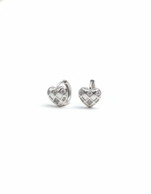 Load image into Gallery viewer, [NMIXX Kyujin Earrings] Petit Check Pattern Heart Huggies Earrings - Silver Color
