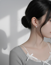 Load image into Gallery viewer, [NMIXX Kyujin Earrings] Petit Check Pattern Heart Huggies Earrings - Silver Color