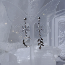 Load image into Gallery viewer, [IU Earrings] Lunar Leaves Earrings